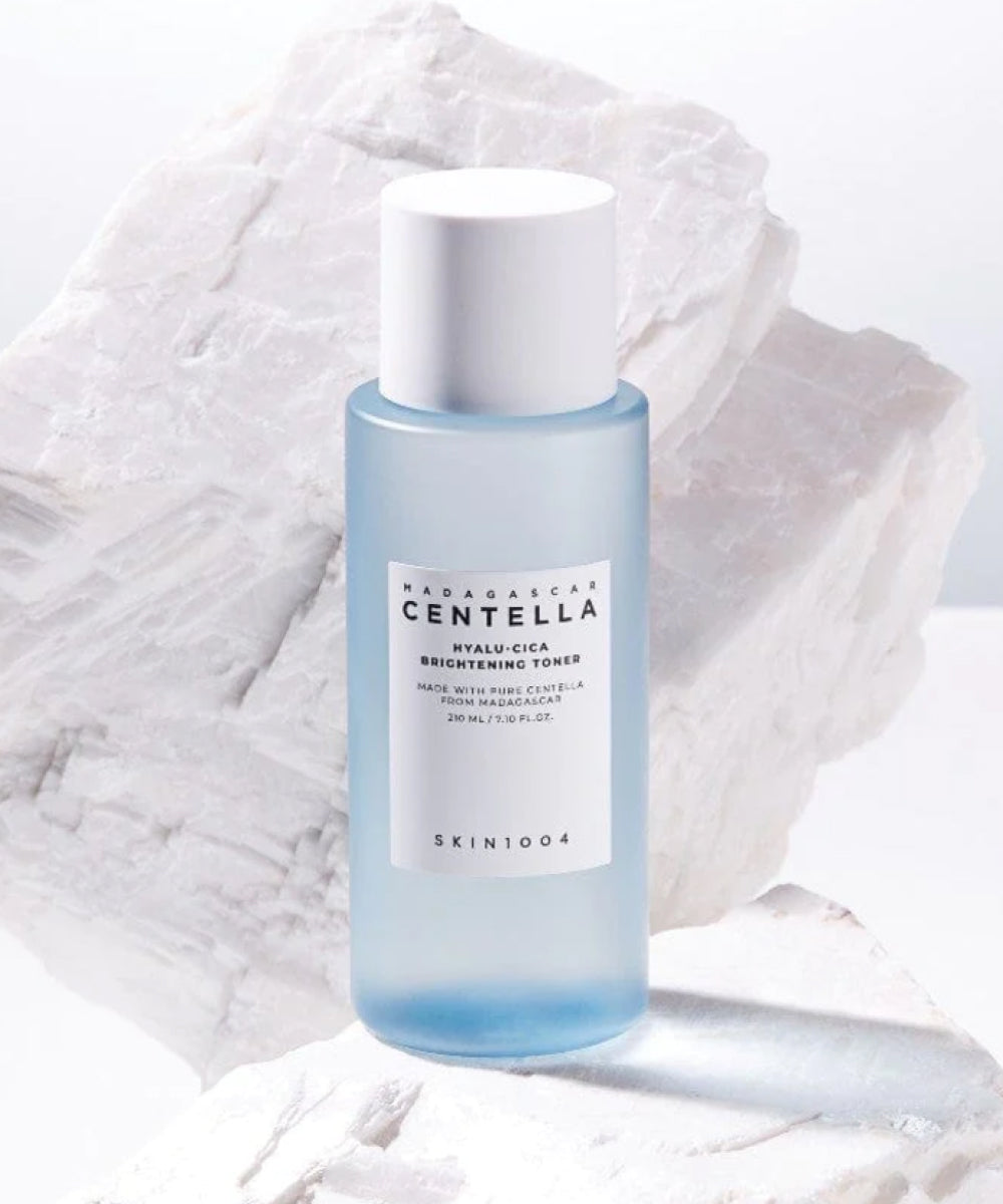 SKIN1004: Madagascar Centella Hyalu Cica Brightening Toner 210 ml